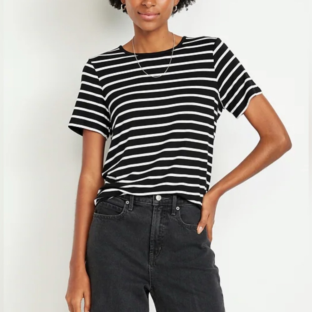 Old Navy Luxe Crew-Neck T-Shirt BNWT
